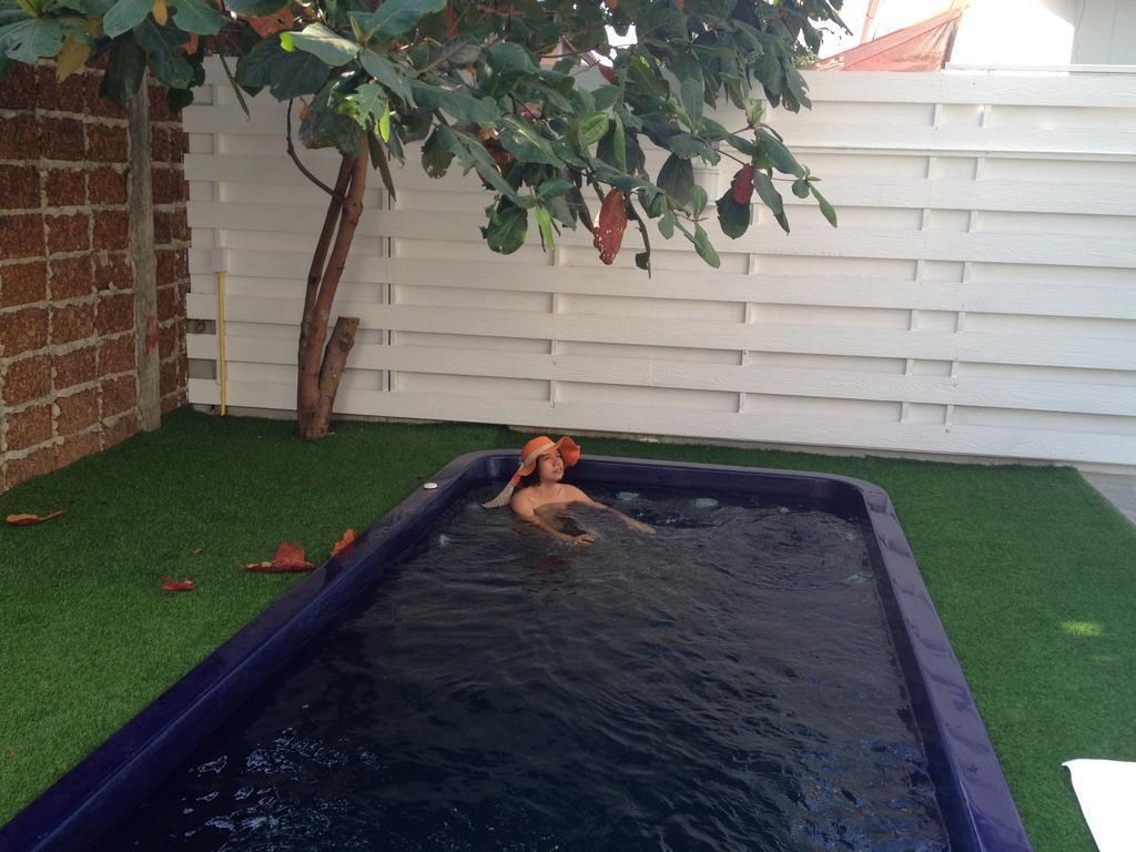 Barefeet Naturist Resort (Adults Only) Bangkok Extérieur photo