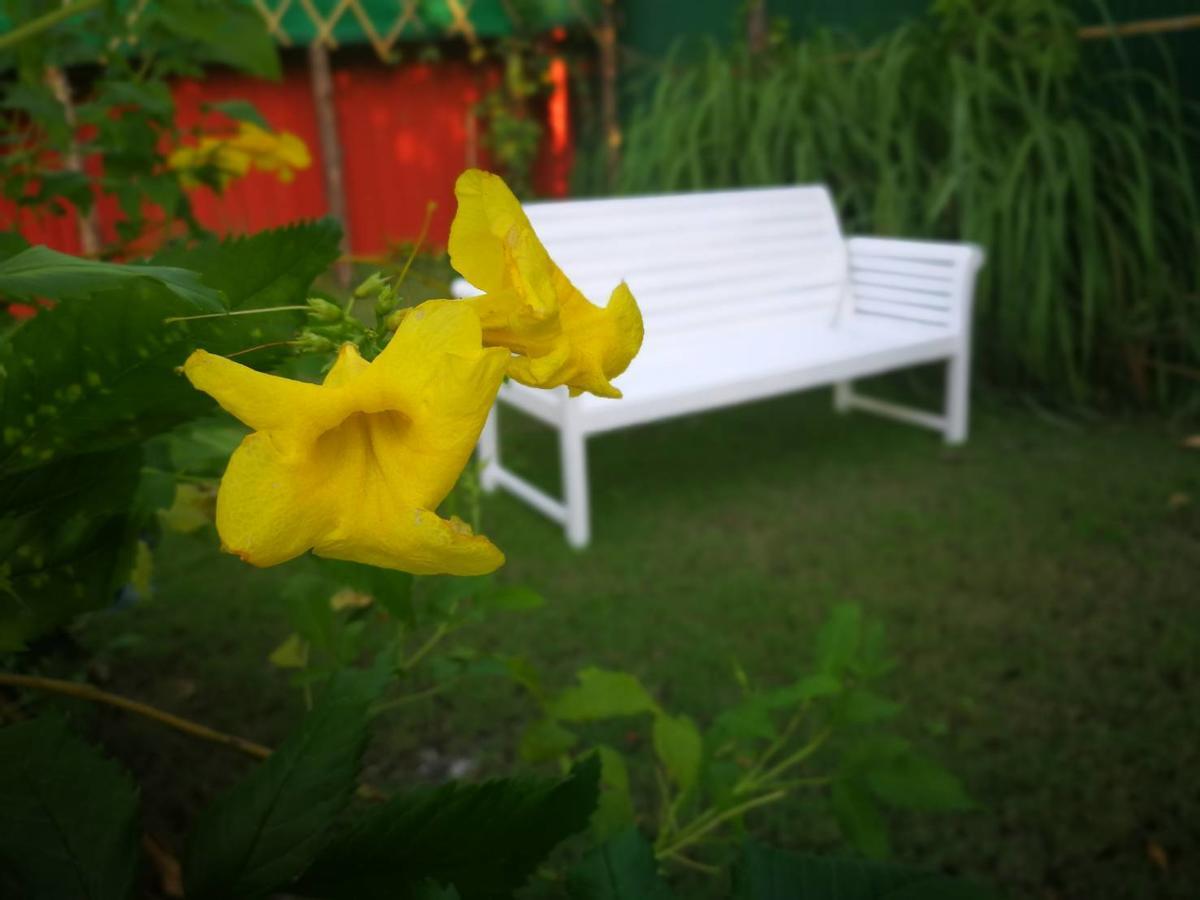 Barefeet Naturist Resort (Adults Only) Bangkok Extérieur photo