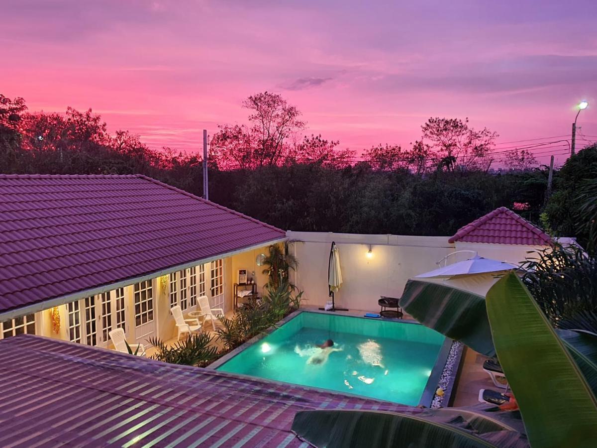 Barefeet Naturist Resort (Adults Only) Bangkok Extérieur photo